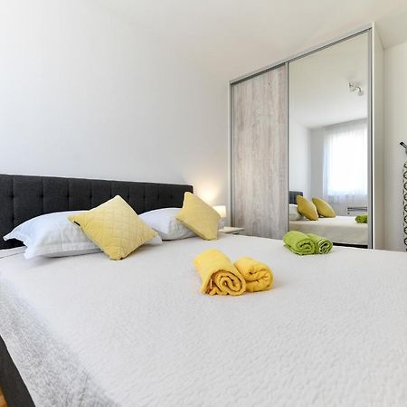 Modern Apartment For 2025' Vacation In Zadar Exterior foto