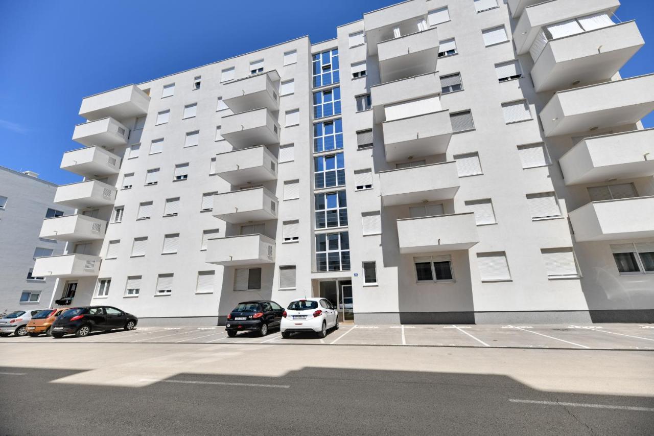 Modern Apartment For 2025' Vacation In Zadar Exterior foto