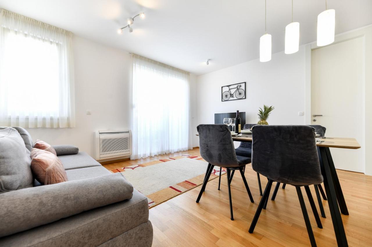 Modern Apartment For 2025' Vacation In Zadar Exterior foto