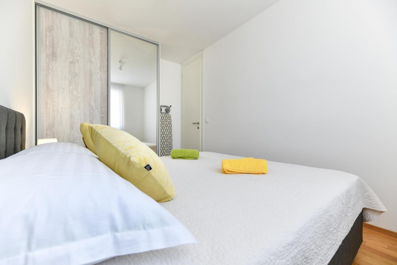 Modern Apartment For 2025' Vacation In Zadar Exterior foto