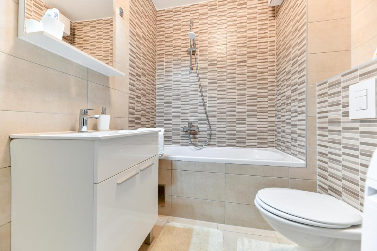 Modern Apartment For 2025' Vacation In Zadar Exterior foto