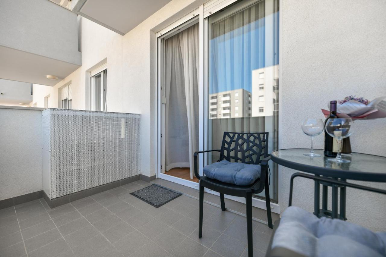Modern Apartment For 2025' Vacation In Zadar Exterior foto
