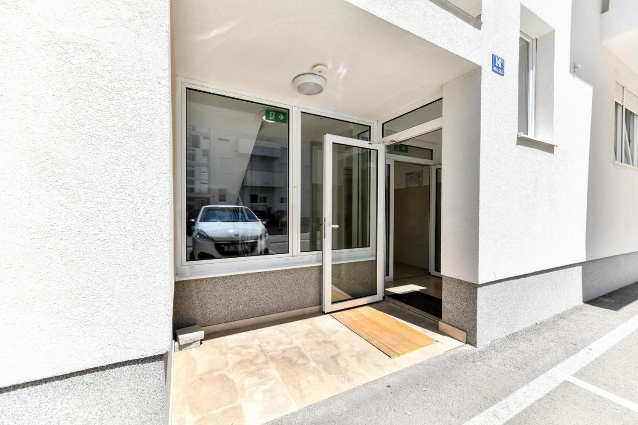 Modern Apartment For 2025' Vacation In Zadar Exterior foto