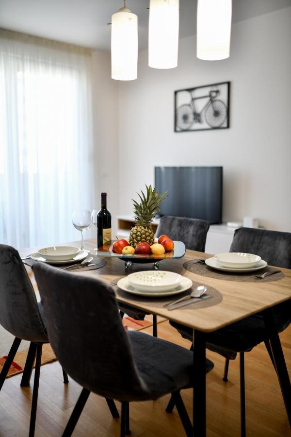 Modern Apartment For 2025' Vacation In Zadar Exterior foto